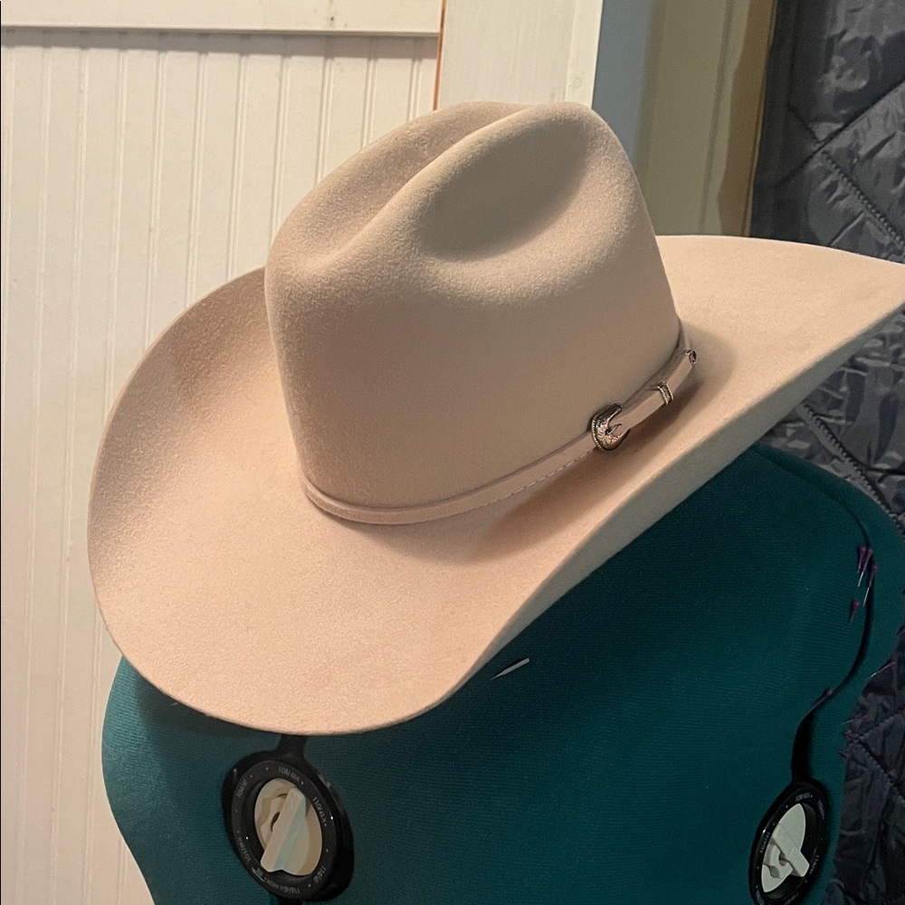 Chic Cream Western Hat